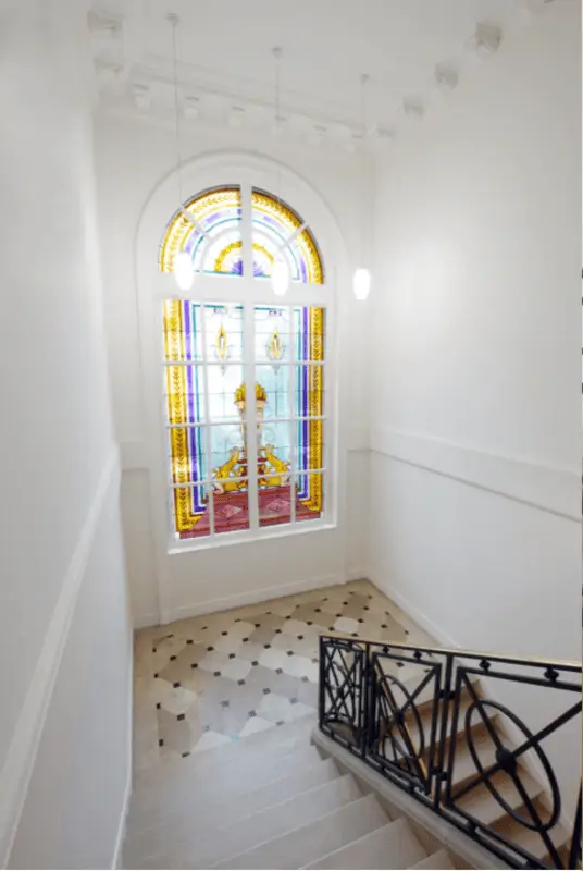 Cabinet Hadrien Flamant Avocat — Escaliers et vitraux